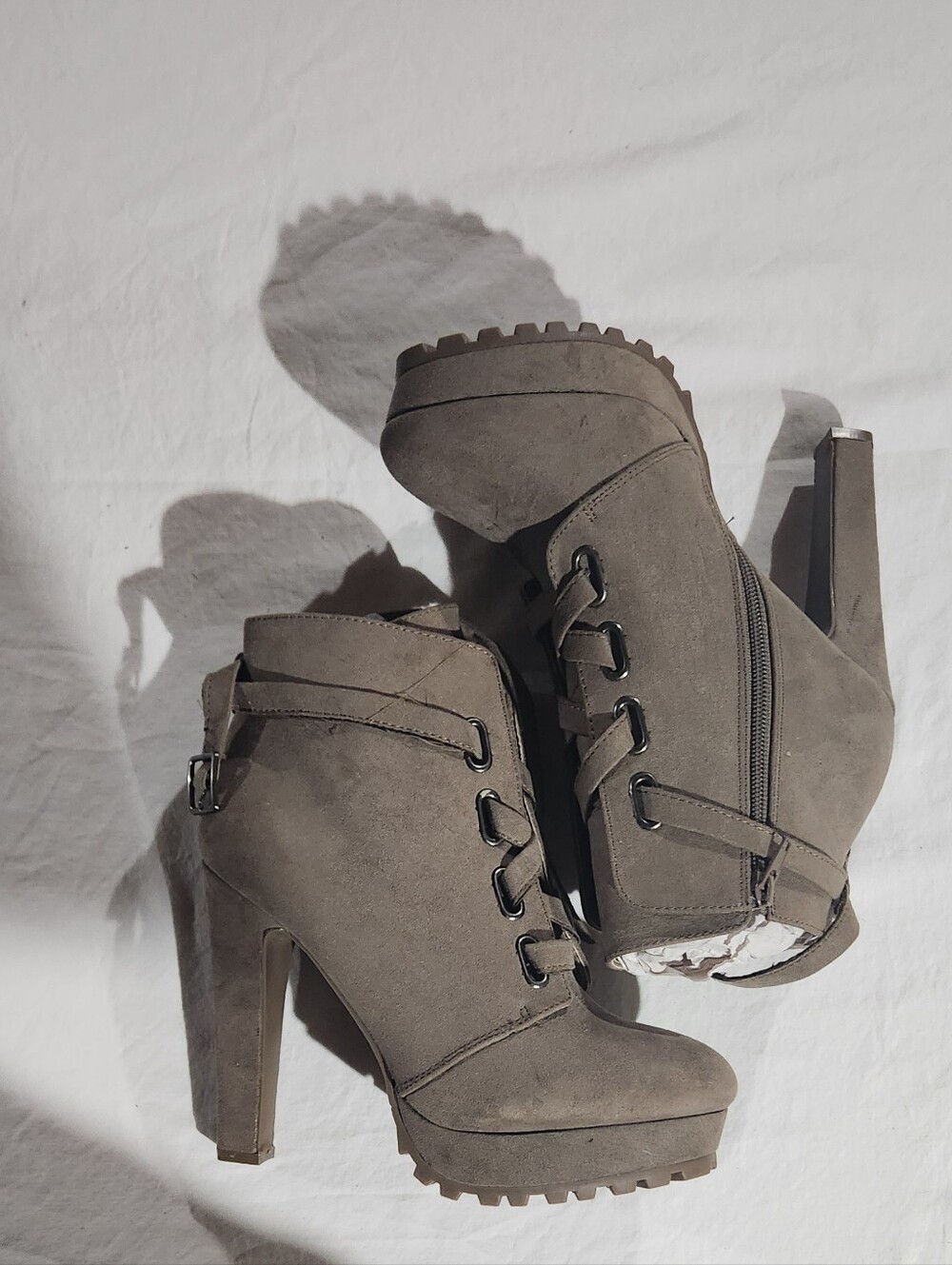 Shoedazzle Women's Taupe Faux Suede Lace-Up Ankle Heather Hiker Booties Size 8